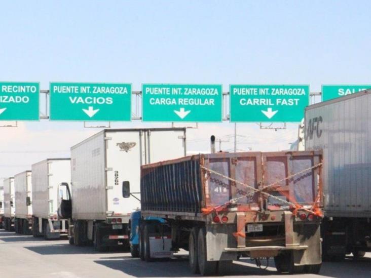 Viven transportistas caos en frontera con EU Viven transportistas caos en frontera con EU