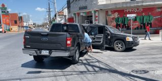 #Policía Accidente en #Reynosa, dejó daños materiales en dos unidades.