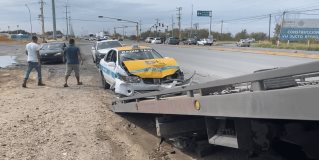 #Policía / Accidente en la carretera San Fernando, dejó un saldo de dos personas lesionadas, en #Reynosa.