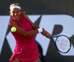 Azarenka cumple el pronóstico y avanza