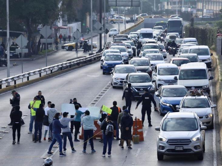 Abarrotan refugio; protestan vecinos Abarrotan refugio; protestan vecinos