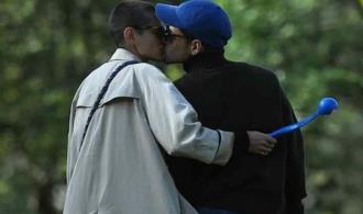 Rami Malek y Emma Corrin de romance Rami Malek y Emma Corrin de romance
