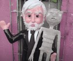 ¡Es de otro planeta! Crean piñata de Jaime Maussan