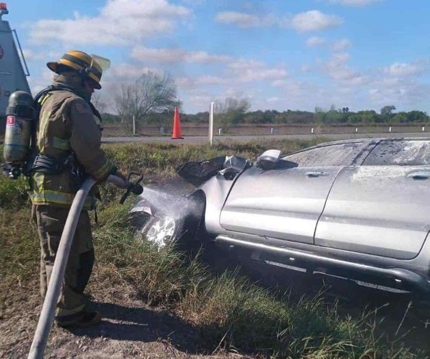 Vuelca en la Matamoros-Reynosa con dos menores a bordo