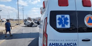 #REYNOSA Accidente vehicular en libramiento Monterrey-Reynosa, un vehículo terminó volcado sobre la cinta asfáltica.