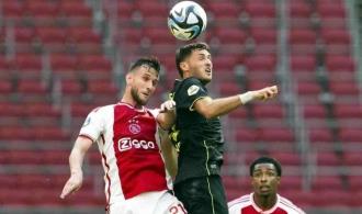 Santiago Giménez marca su primer hat-trick con el Feyenoord Santiago Giménez marca su primer hat-trick con el Feyenoord