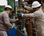 Ingresos petroleros se desploman 41.2% en agosto