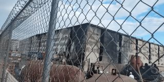 #REYNOSA Elementos del heroico cuerpo de bomberos se encuentra sofocado un incendio en maquiladora