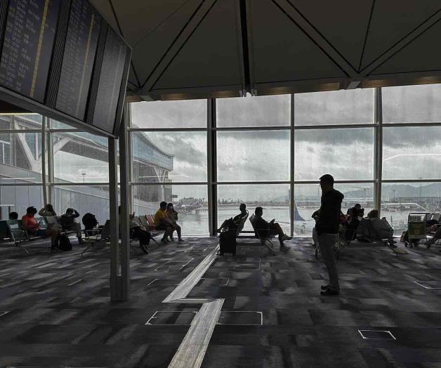 Hong Kong cancela decenas de vuelos ante la llegada de la tormenta tropical Koinu Hong Kong cancela decenas de vuelos ante la llegada de la tormenta tropical Koinu