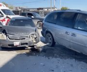 #Policía Accidente en la colonia Carlos Cantú, deja un saldo de daños en dos unidades y las lesiones en una mujer, en #Reynosa.