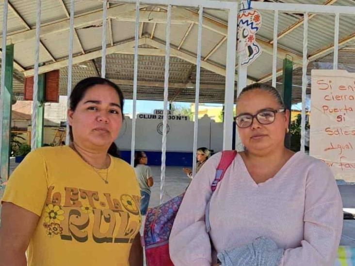 Retiran maestros de apoyo Retiran maestros de apoyo