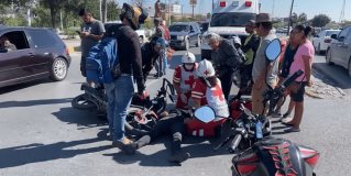 #Policía Una motociclista resultó lesionada luego de derrapar y caer en el bulevar hidalgo, en #Reynosa.