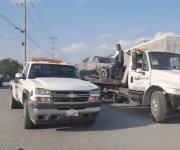 #REYNOSA Auto cae al canal Rodhe en la colonia Praderas de Élite.