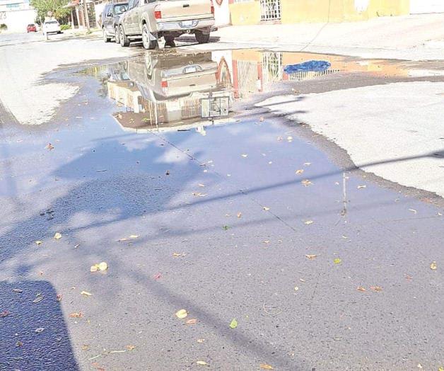 Brota fuga de agua limpia