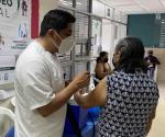 Vacunan a bebés y adultos contra BCG y Hepatitis en Seguro Social