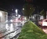 Provocan lluvias charcos en calles