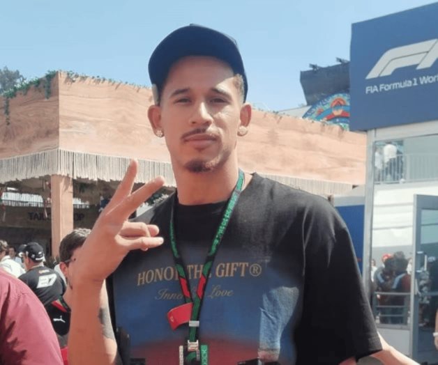 Juan Toscano visita el Gran Premio de M&eacute;xico y apoya a Carlos Sainz