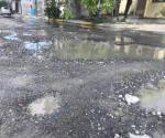 Generan baches las fugas de aguas negras