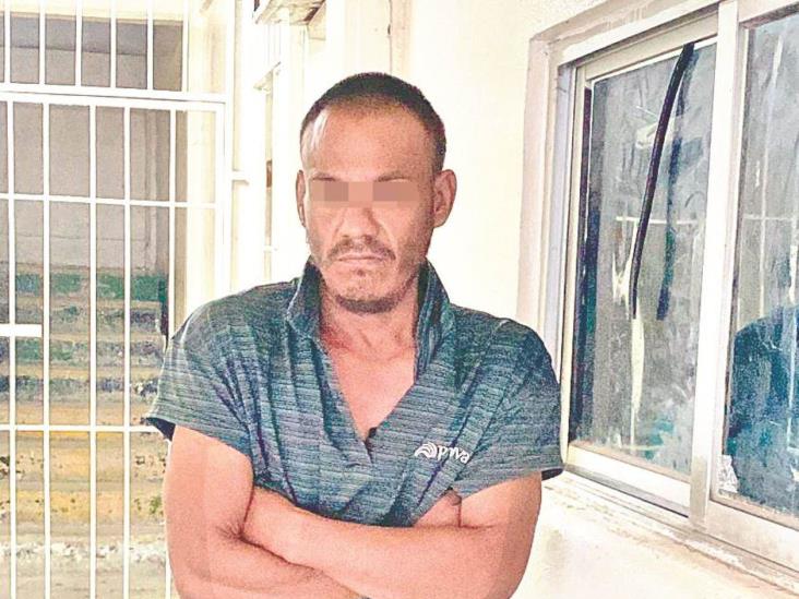 Se mete hacer ´pipí´ a casa del vecino Se mete hacer ´pipí´ a casa del vecino