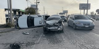 #Policía / Precaución en la carretera a Monterrey, accidente vehicular a la altura de la colonia Condado del Norte, en #Reynosa.