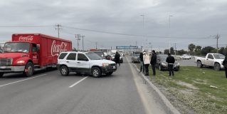 #Policía / Accidente entre dos unidades ocasiona daños menores y tráfico en la carretera a Río Bravo, en #Reynosa.