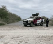 #Policía / Persecución y balacera culminó en la brecha El Berrendo, en #Reynosa, elementos de la Guardia Estatal aseguraron una camioneta.