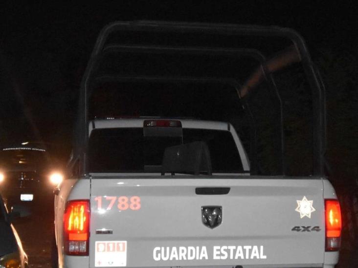 Someten a punta de arma a trabajadores para hurtar tienda Someten a punta de arma a trabajadores para hurtar tienda