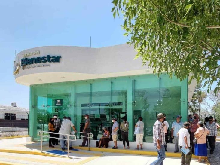Comienzan a recibir apoyos monetarios Comienzan a recibir apoyos monetarios