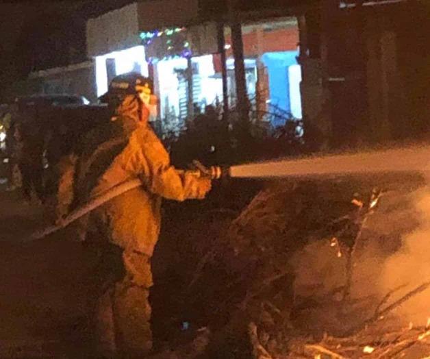 Neutraliza PC incendio; amenazaba viviendas