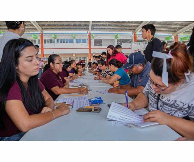 Dan apoyos económicos a estudiantes de bachiller Dan apoyos económicos a estudiantes de bachiller
