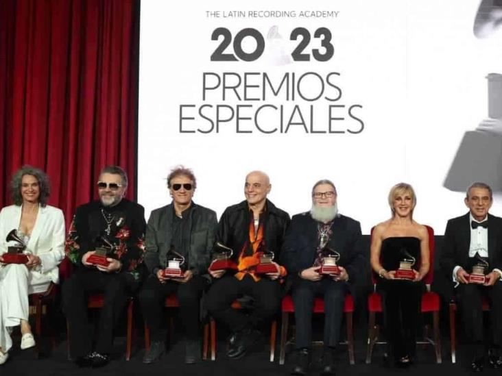 Reciben premio especial Reciben premio especial