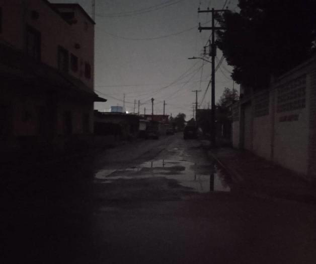 Se registra apagón en colonia El Maestro Centro Se registra apagón en colonia El Maestro Centro