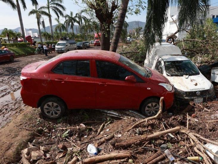 Roban 120 autos en Acapulco tras el paso de Otis Roban 120 autos en Acapulco tras el paso de Otis
