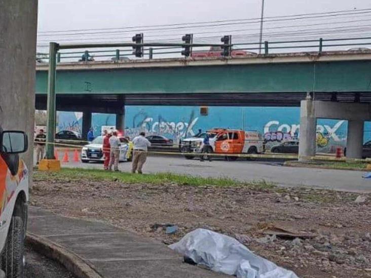 Se lanza hombre desde puente de Monterrey Se lanza hombre desde puente de Monterrey