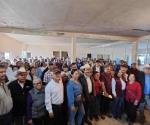 Reciben productores apoyos agrícolas