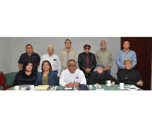 Dictan charla sobre la medicina en la ciudad