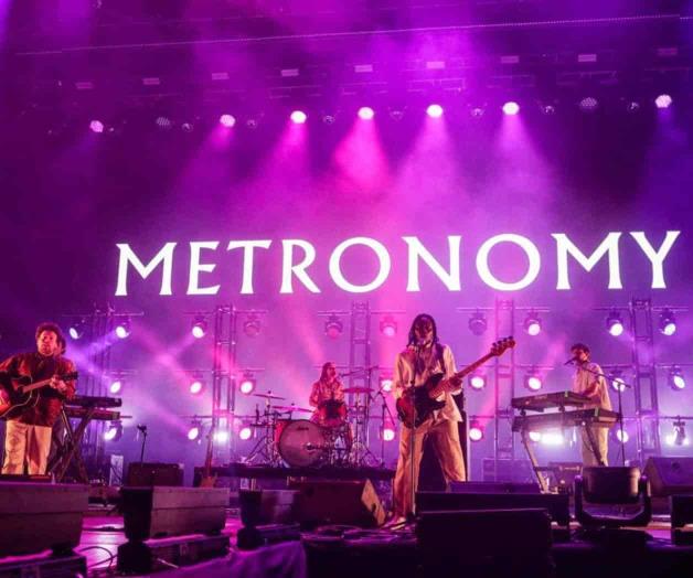 Escenario queda chico para Metronomy en el Corona Capital