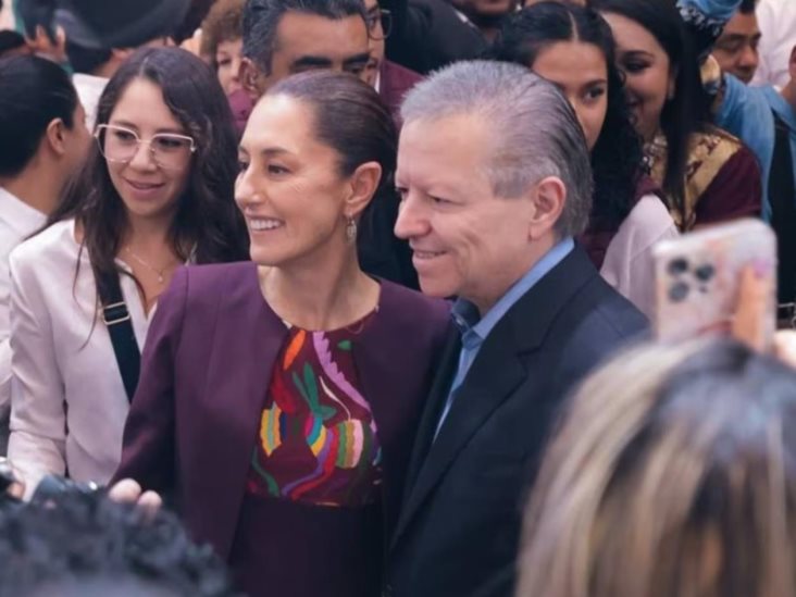 Zaldívar se estrena en la 4T; arropa a Sheinbaum en su registro Zaldívar se estrena en la 4T; arropa a Sheinbaum en su registro