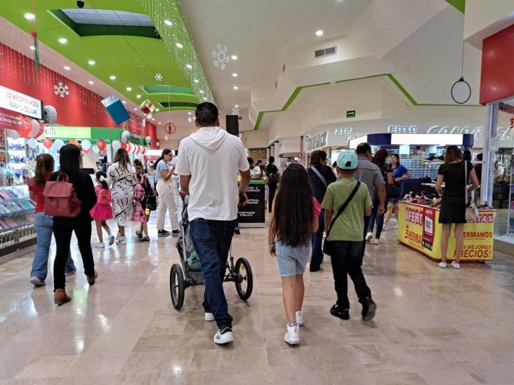 Muestra comercio gran movimiento Muestra comercio gran movimiento