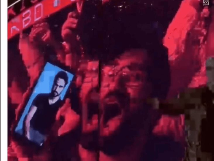 Poncho Herrera comparte video de fan de RBD besando su foto en show Poncho Herrera comparte video de fan de RBD besando su foto en show