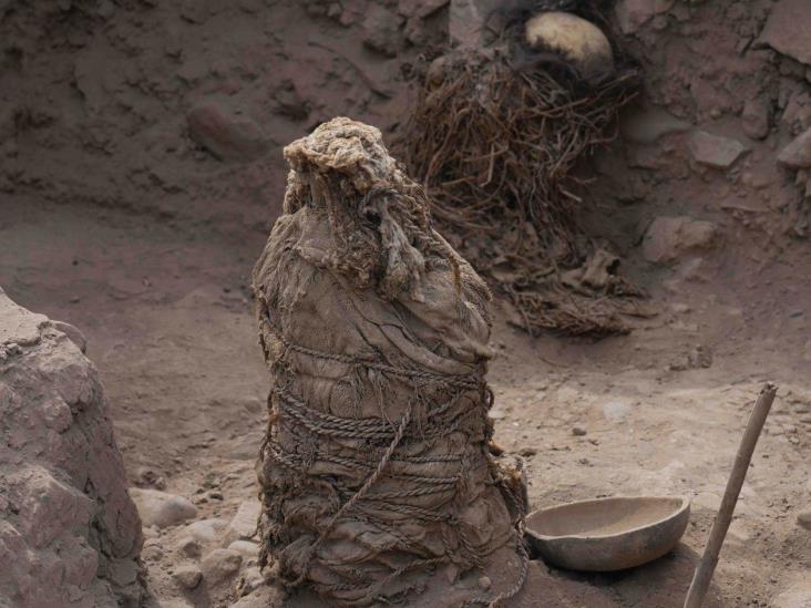 Hallan cinco momias preincas en una colina de Lima que estaba hasta hace meses cubierta de basura Hallan cinco momias preincas en una colina de Lima que estaba hasta hace meses cubierta de basura