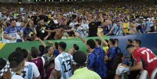 Se desata bronca en tribunas del Estadio Maracaná previo al Brasil vs Argentina