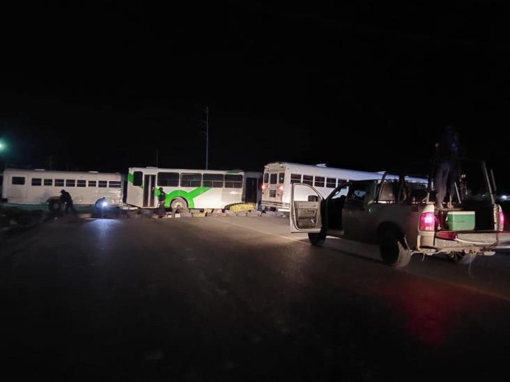 Realizan narcobloqueos en la carretera a San Fernando Realizan narcobloqueos en la carretera a San Fernando