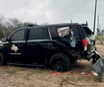 Oficial de DPS herido al ser chocado por auto