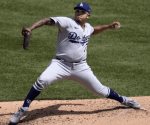 Julio Urías aparece en la lista de agentes libres en la MLB