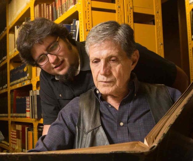 Honra día a día a su padre Héctor Bonilla Honra día a día a su padre Héctor Bonilla