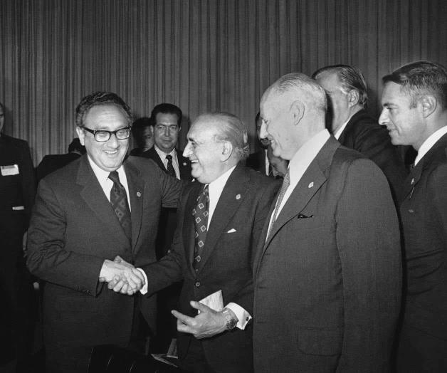 Apoyo irrestricto de Kissinger a regímenes brutales todavía persigue su imagen en América Latina