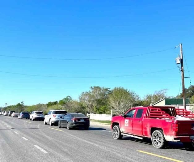 Paisanos comienzan a saturar carreteras Paisanos comienzan a saturar carreteras