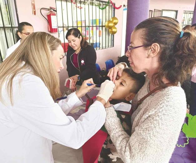 Llevan feria de Salud para discapacitados