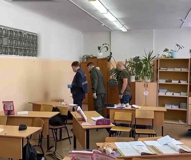 Dispara niña en salón de clases en Rusia